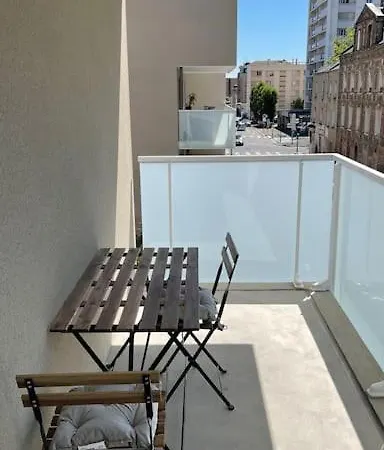 : Spacieux Et Calme Avec Parking Prive Apartment Le Havre