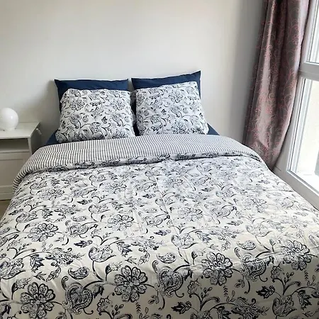 : Spacieux Et Calme Avec Parking Prive Apartment *