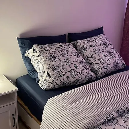 : Spacieux Et Calme Avec Parking Prive *