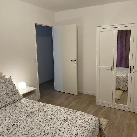 : Spacieux Et Calme Avec Parking Prive Apartment *
