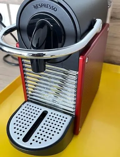 : Spacieux Et Calme Avec Parking Prive Appartement *