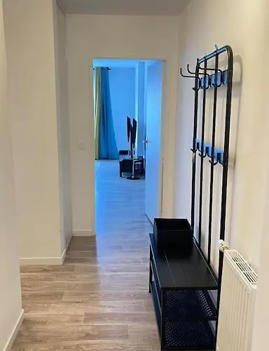 : Spacieux Et Calme Avec Parking Prive *